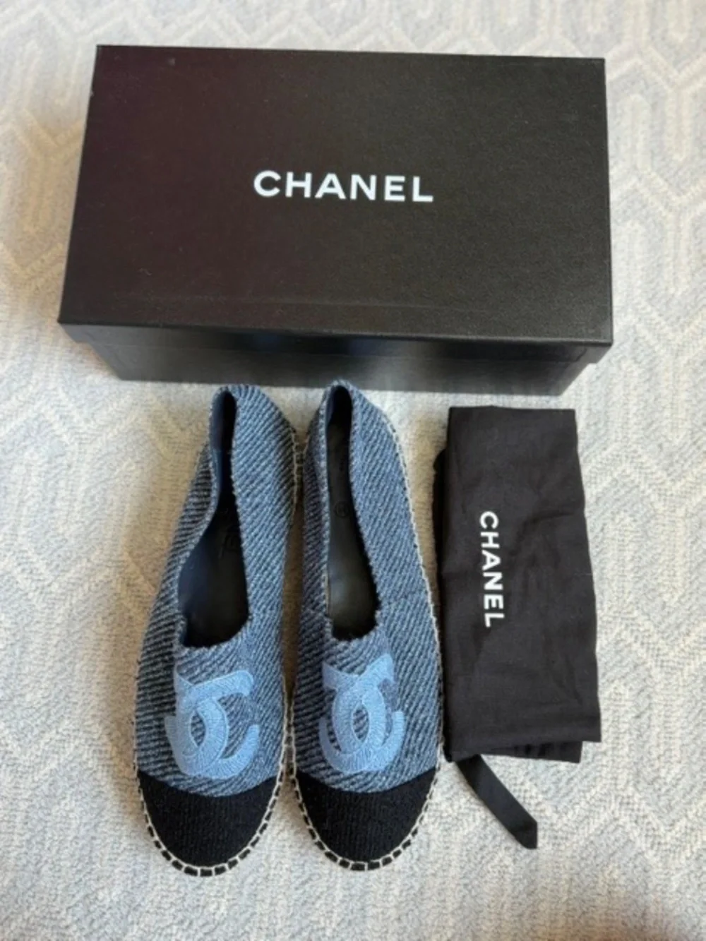 Beautiful Chanel CC Espadrilles size 40 Brand New In Box Blue Tweed